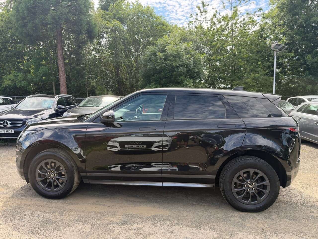 A 2019 LAND ROVER RANGE ROVER EVOQUE 2.0 D180 R-Dynamic SUV 5dr Diesel Auto 4WD Euro 6 (s/s) (180 ps) A 2019 LAND ROVER RANGE ROVER EVOQUE 2.0 D180 R-Dynamic SUV 5dr Diesel Auto 4WD Euro 6 (s/s) (180 ps)
