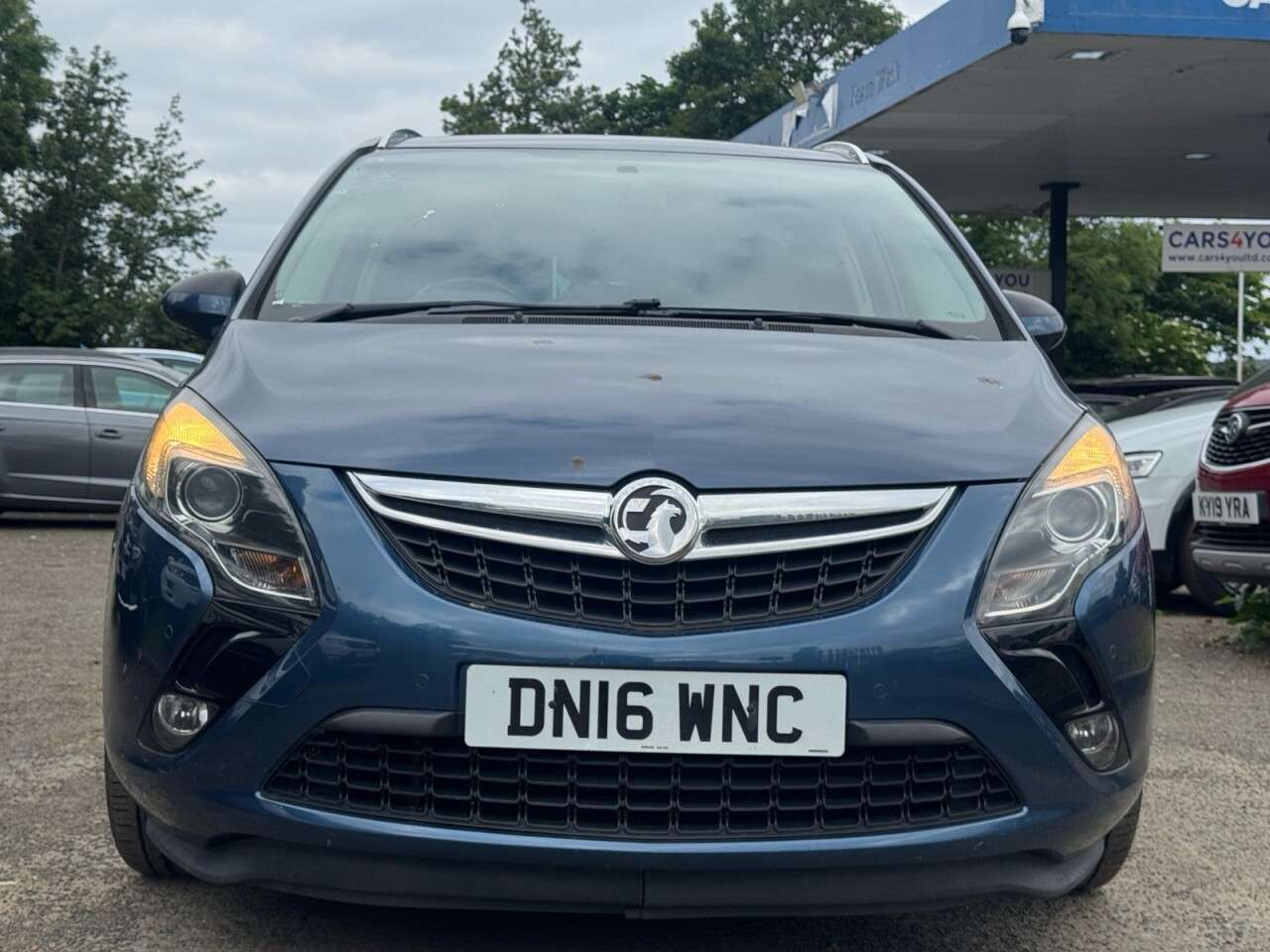 A 2016 VAUXHALL ZAFIRA TOURER 2.0 CDTi SRi MPV 5dr Diesel Auto Euro 6 (170 ps) A 2016 VAUXHALL ZAFIRA TOURER 2.0 CDTi SRi MPV 5dr Diesel Auto Euro 6 (170 ps)