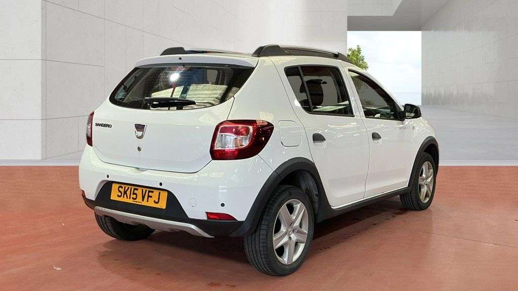 A 2015 DACIA SANDERO STEPWAY 0.9 TCe Laureate Hatchback 5dr Petrol Manual Euro 5 (90 ps) A 2015 DACIA SANDERO STEPWAY 0.9 TCe Laureate Hatchback 5dr Petrol Manual Euro 5 (90 ps)