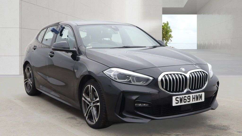 A 2020 BMW 1 SERIES 1.5 118i M Sport Hatchback 5dr Petrol Manual Euro 6 (s/s) (140 ps) A 2020 BMW 1 SERIES 1.5 118i M Sport Hatchback 5dr Petrol Manual Euro 6 (s/s) (140 ps)