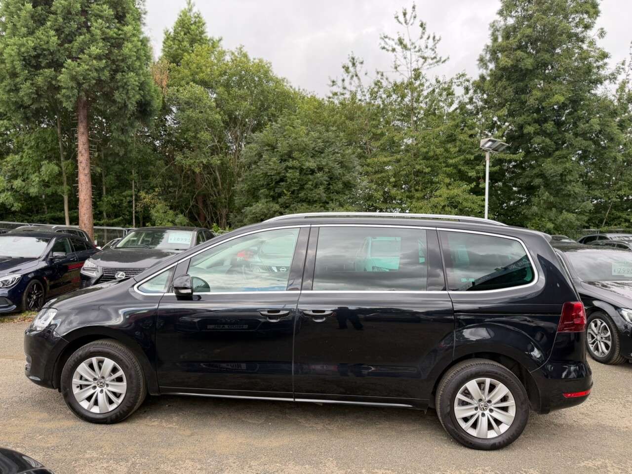 A 2020 VOLKSWAGEN SHARAN 2.0 TDI SE Nav MPV 5dr Diesel DSG Euro 6 (s/s) (150 ps) A 2020 VOLKSWAGEN SHARAN 2.0 TDI SE Nav MPV 5dr Diesel DSG Euro 6 (s/s) (150 ps)
