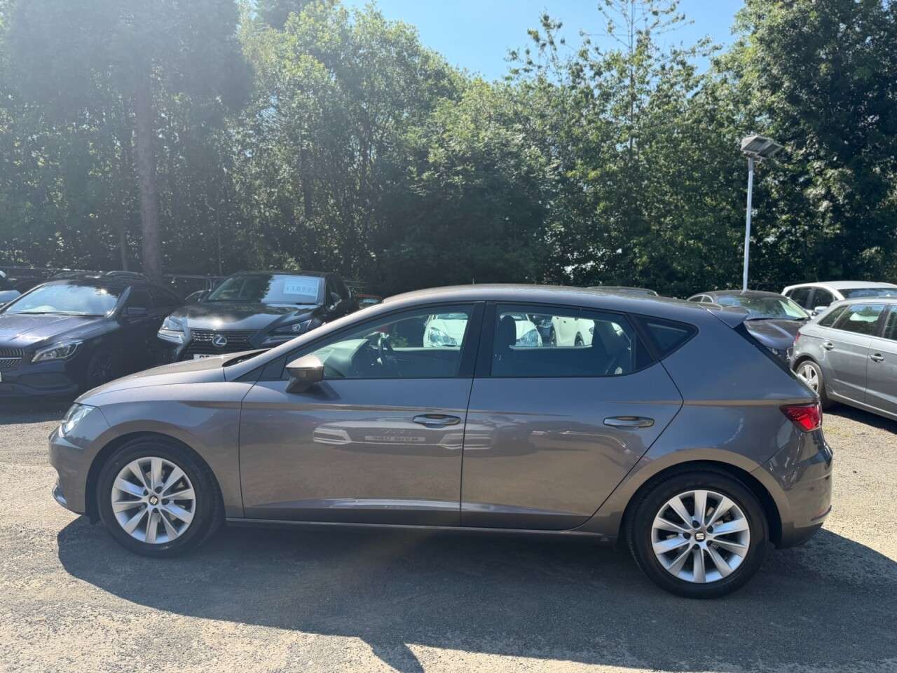 A 2017 SEAT LEON 1.0 TSI Ecomotive SE Technology Hatchback 5dr Petrol DSG Euro 6 (s/s) (115 A 2017 SEAT LEON 1.0 TSI Ecomotive SE Technology Hatchback 5dr Petrol DSG Euro 6 (s/s) (115