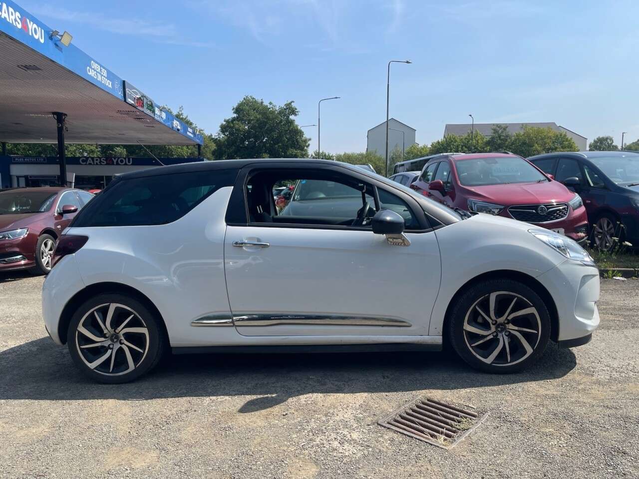 A 2019 DS AUTOMOBILES DS 3 1.2 PureTech GPF Connected Chic Hatchback 3dr Petrol EAT6 Euro 6 (s/s) (110 A 2019 DS AUTOMOBILES DS 3 1.2 PureTech GPF Connected Chic Hatchback 3dr Petrol EAT6 Euro 6 (s/s) (110