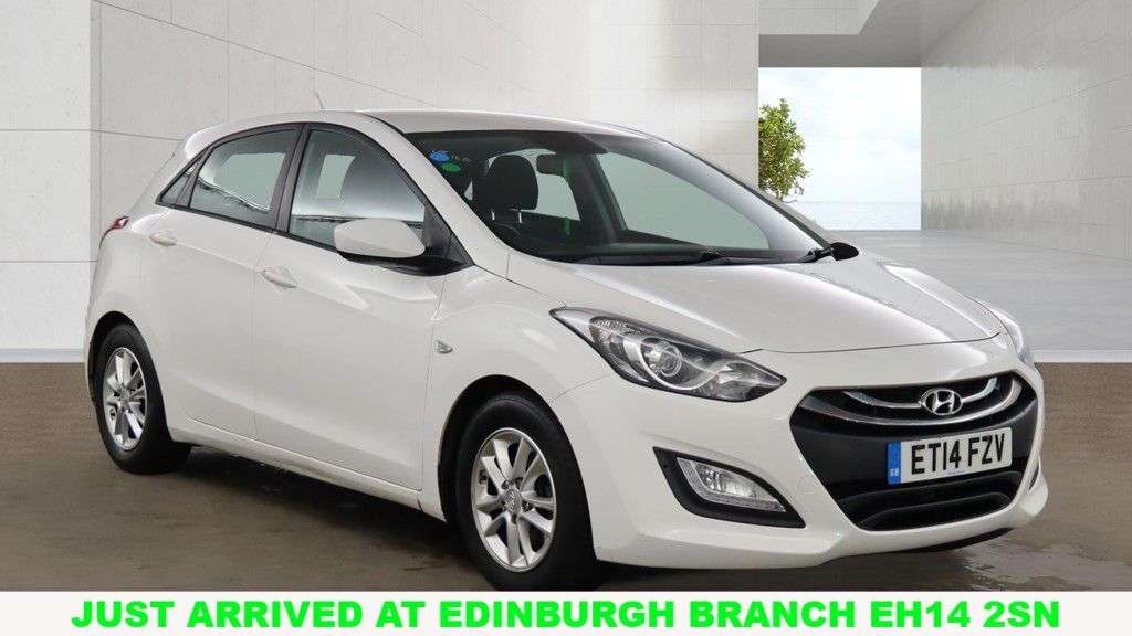 A 2014 HYUNDAI I30 1.6 CRDi Blue Drive Active Hatchback 5dr Diesel Manual Euro 5 (s/s) (110 ps A 2014 HYUNDAI I30 1.6 CRDi Blue Drive Active Hatchback 5dr Diesel Manual Euro 5 (s/s) (110 ps