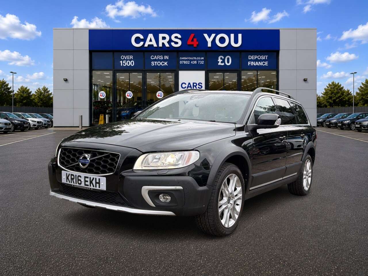 A 2016 VOLVO XC70 2.4 D5 SE Lux Estate 5dr Diesel Auto AWD Euro 6 (s/s) (220 ps) A 2016 VOLVO XC70 2.4 D5 SE Lux Estate 5dr Diesel Auto AWD Euro 6 (s/s) (220 ps)