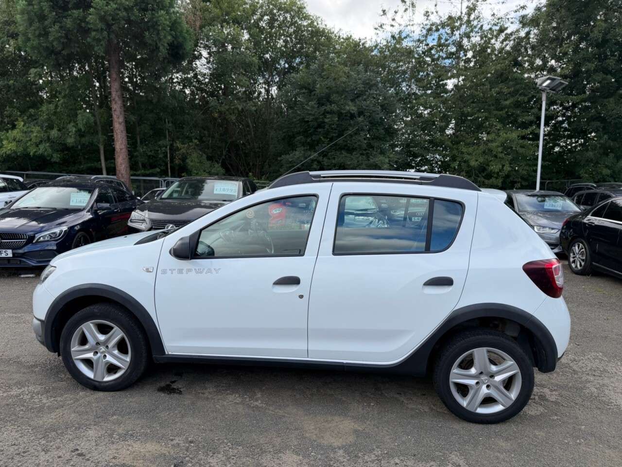 A 2014 DACIA SANDERO STEPWAY 0.9 TCe Ambiance Hatchback 5dr Petrol Manual Euro 5 (90 ps) A 2014 DACIA SANDERO STEPWAY 0.9 TCe Ambiance Hatchback 5dr Petrol Manual Euro 5 (90 ps)