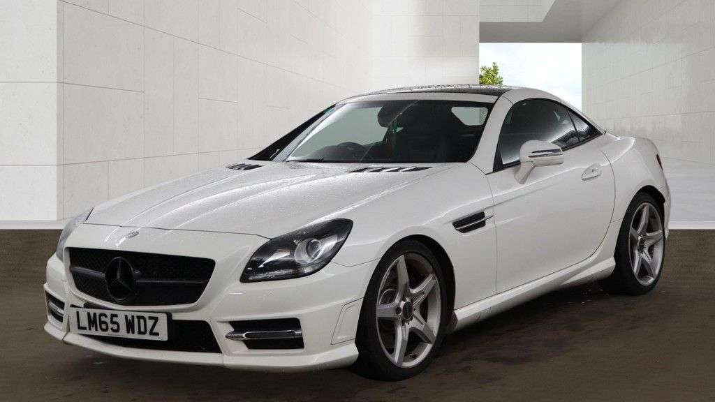 A 2015 MERCEDES-BENZ SLK 2.1 SLK250d AMG Sport Convertible 2dr Diesel G-Tronic Euro 6 (s/s) (204 ps) A 2015 MERCEDES-BENZ SLK 2.1 SLK250d AMG Sport Convertible 2dr Diesel G-Tronic Euro 6 (s/s) (204 ps)