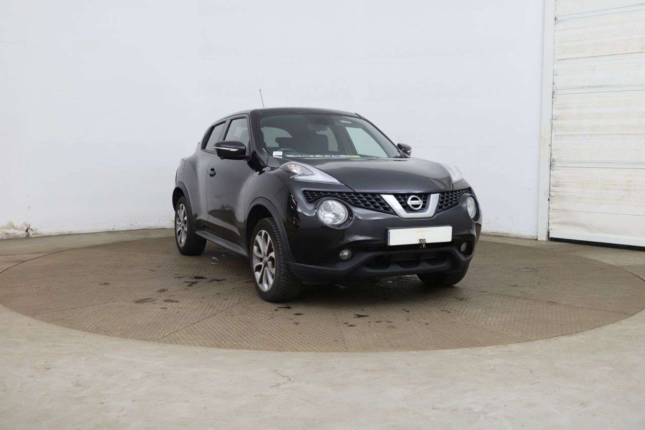 A 2017 NISSAN JUKE 1.5 dCi Tekna SUV 5dr Diesel Manual Euro 6 (s/s) (110 ps) SERVICE RECORD + A 2017 NISSAN JUKE 1.5 dCi Tekna SUV 5dr Diesel Manual Euro 6 (s/s) (110 ps) SERVICE RECORD +