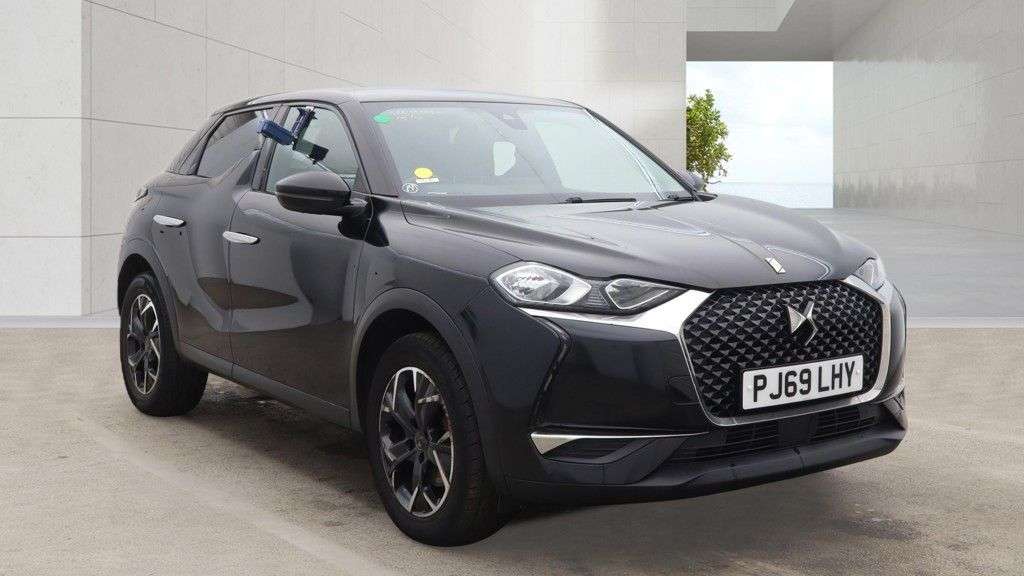 A 2019 DS AUTOMOBILES DS 3 1.2 PureTech Prestige Crossback 5dr Petrol EAT8 Euro 6 (s/s) (155 ps) CLIMA A 2019 DS AUTOMOBILES DS 3 1.2 PureTech Prestige Crossback 5dr Petrol EAT8 Euro 6 (s/s) (155 ps) CLIMA