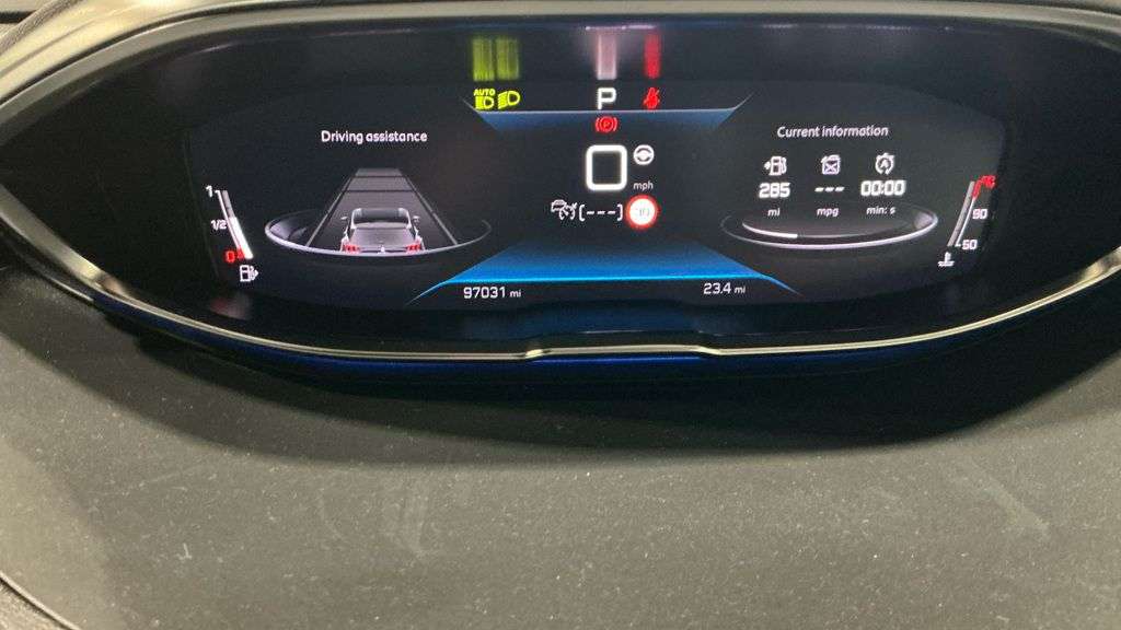 2021 PEUGEOT 5008 2021 PEUGEOT 5008
