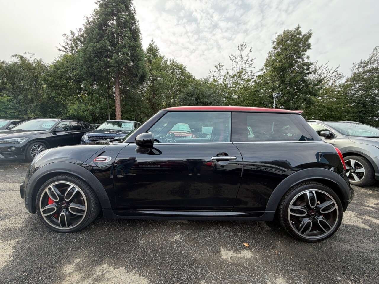 A 2015 MINI MINI JOHN COOPER WORKS A 2015 MINI MINI JOHN COOPER WORKS