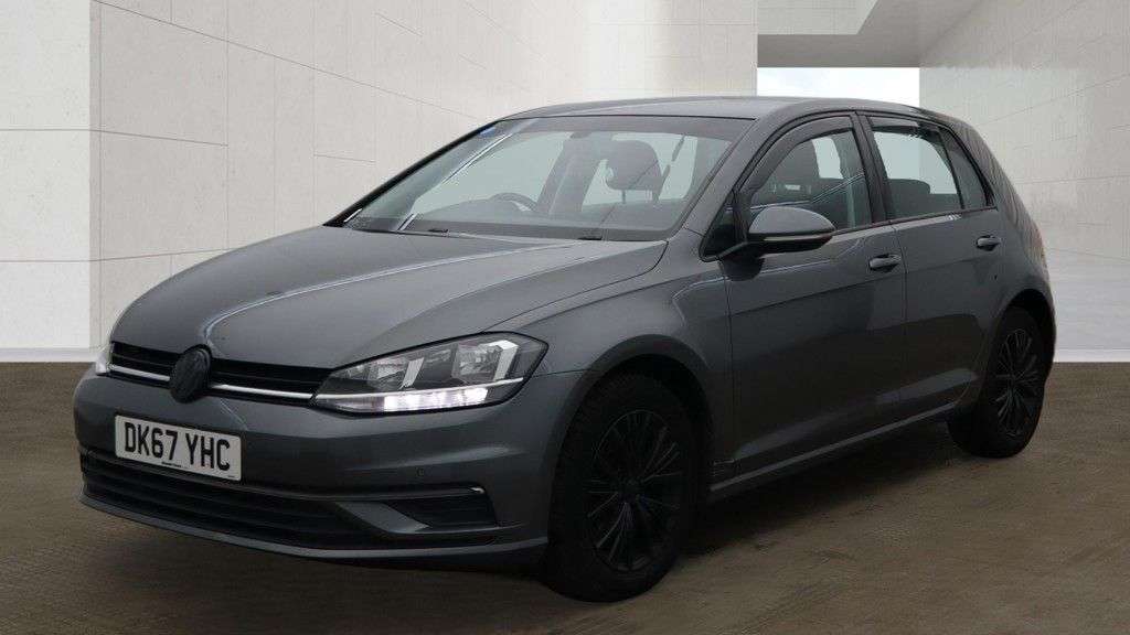A 2017 VOLKSWAGEN GOLF 2.0 TDI BlueMotion Tech SE Nav Hatchback 5dr Diesel DSG Euro 6 (s/s) (150 p A 2017 VOLKSWAGEN GOLF 2.0 TDI BlueMotion Tech SE Nav Hatchback 5dr Diesel DSG Euro 6 (s/s) (150 p