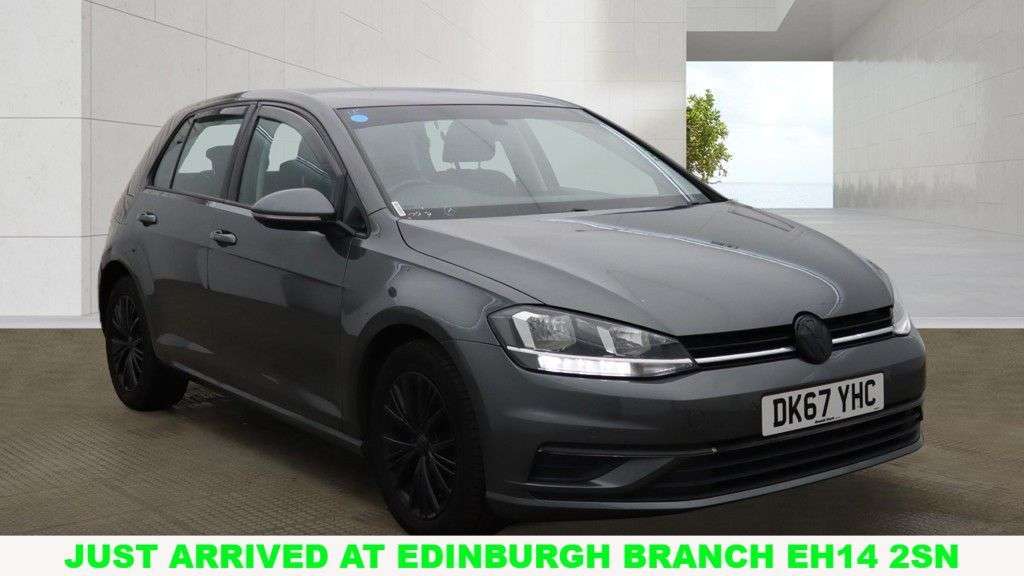 A 2017 VOLKSWAGEN GOLF 2.0 TDI BlueMotion Tech SE Nav Hatchback 5dr Diesel DSG Euro 6 (s/s) (150 p A 2017 VOLKSWAGEN GOLF 2.0 TDI BlueMotion Tech SE Nav Hatchback 5dr Diesel DSG Euro 6 (s/s) (150 p