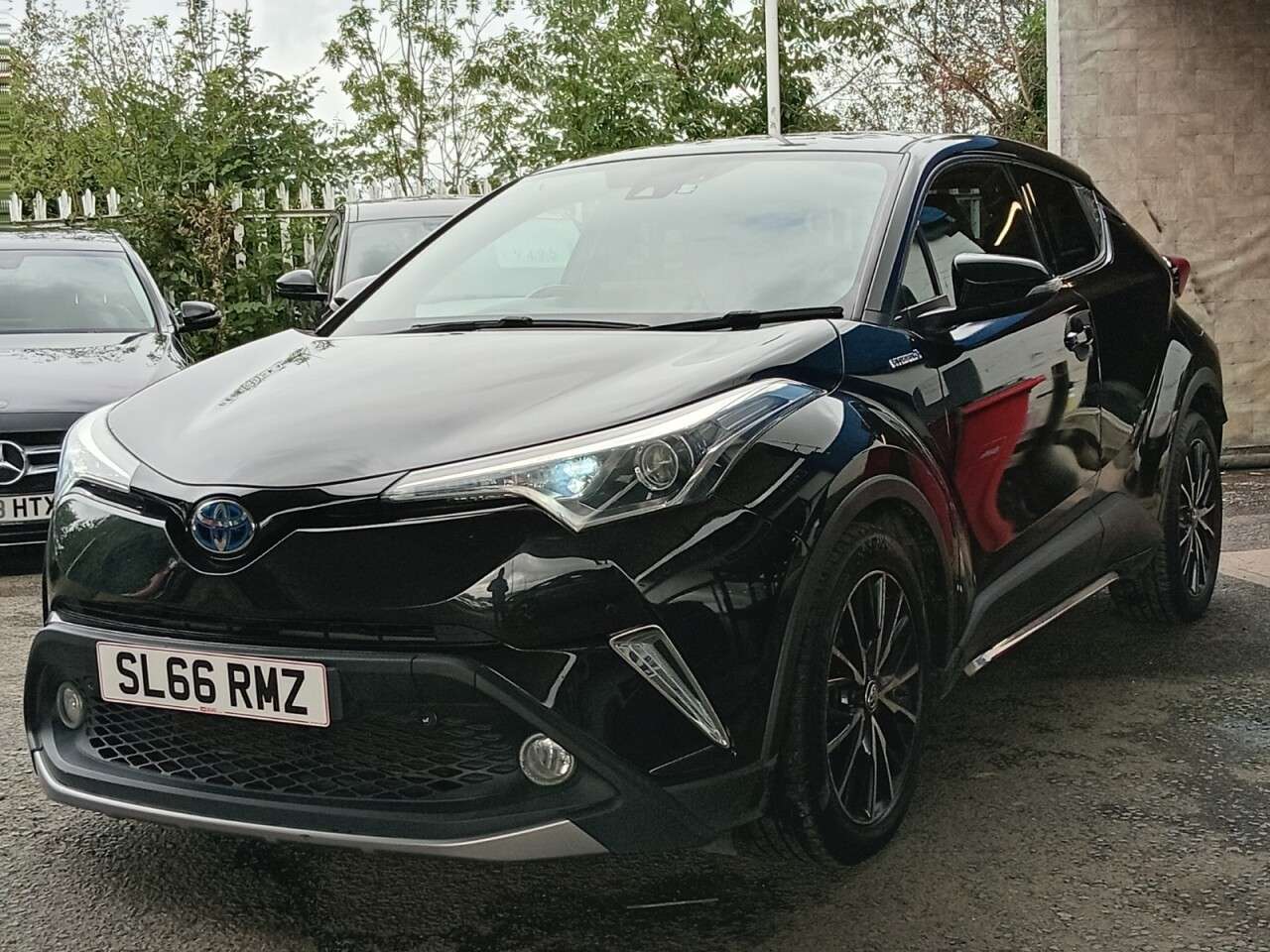 A 2016 TOYOTA C-HR 1.8 VVT-h Excel SUV 5dr Petrol Hybrid CVT Euro 6 (s/s) (122 ps) A 2016 TOYOTA C-HR 1.8 VVT-h Excel SUV 5dr Petrol Hybrid CVT Euro 6 (s/s) (122 ps)