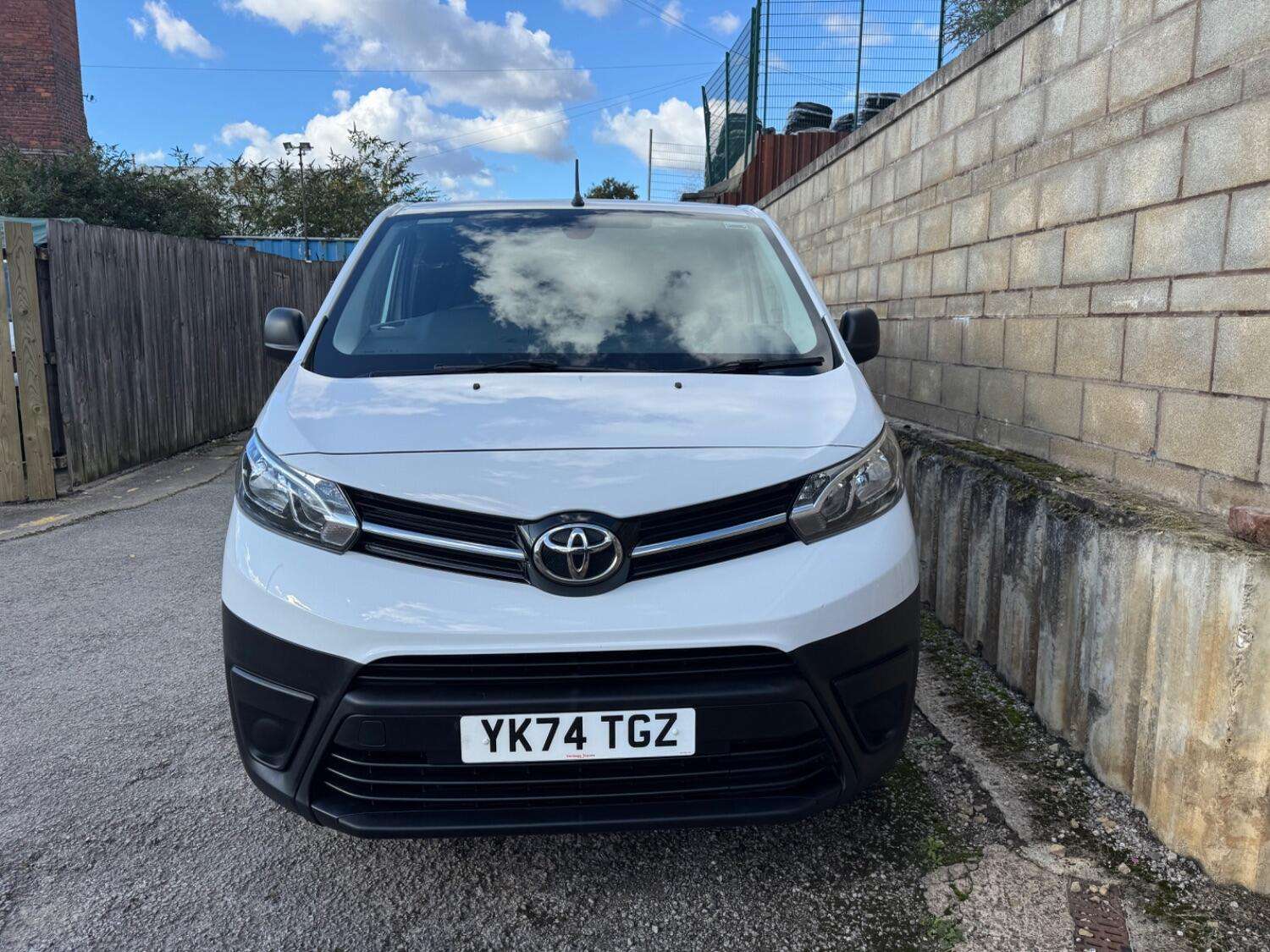 2024 TOYOTA PROACE 2024 TOYOTA PROACE