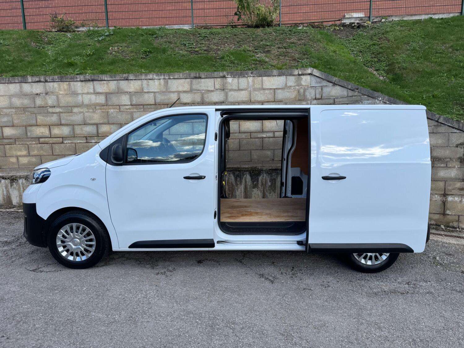 2024 TOYOTA PROACE 2024 TOYOTA PROACE