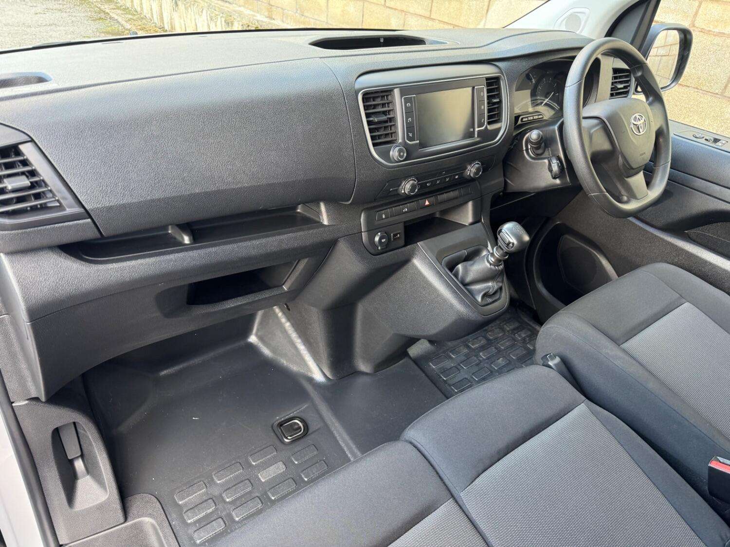 2024 TOYOTA PROACE 2024 TOYOTA PROACE