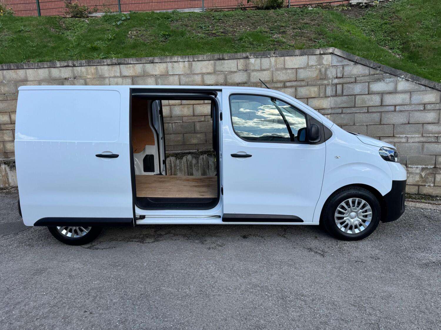 2024 TOYOTA PROACE 2024 TOYOTA PROACE