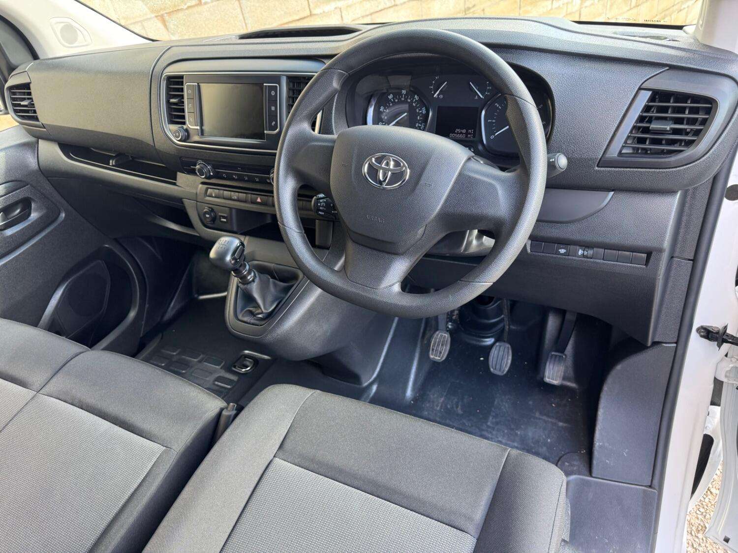 2024 TOYOTA PROACE 2024 TOYOTA PROACE