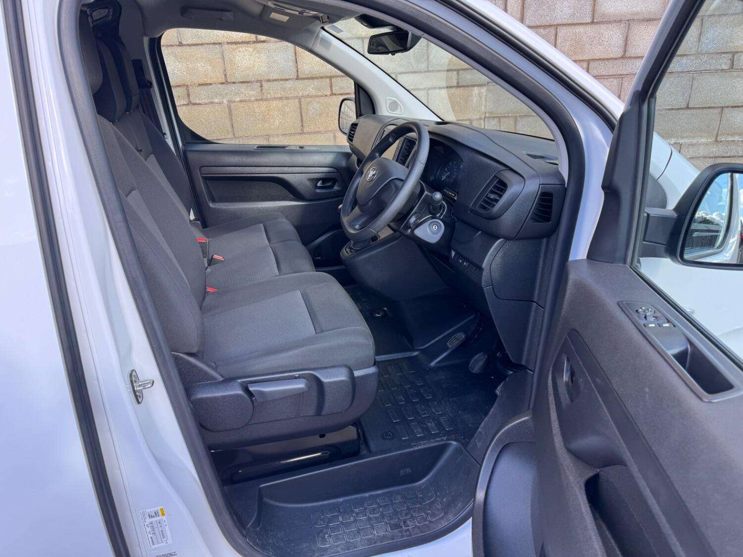 2024 TOYOTA PROACE 2024 TOYOTA PROACE