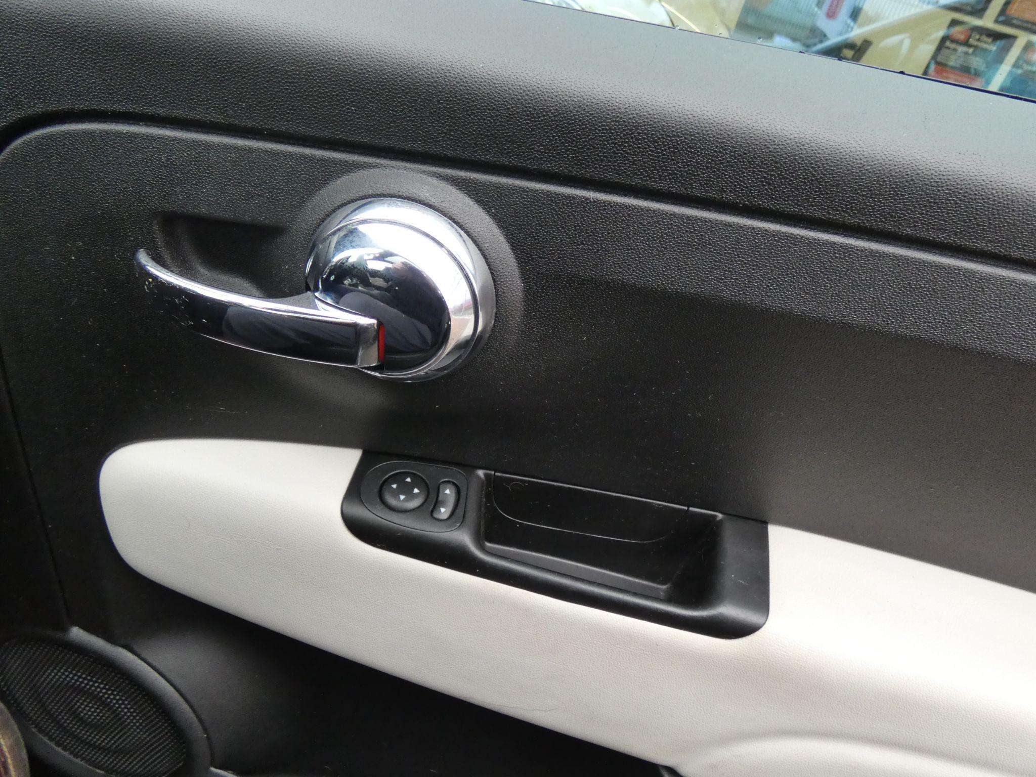 2021 FIAT 500 2021 FIAT 500