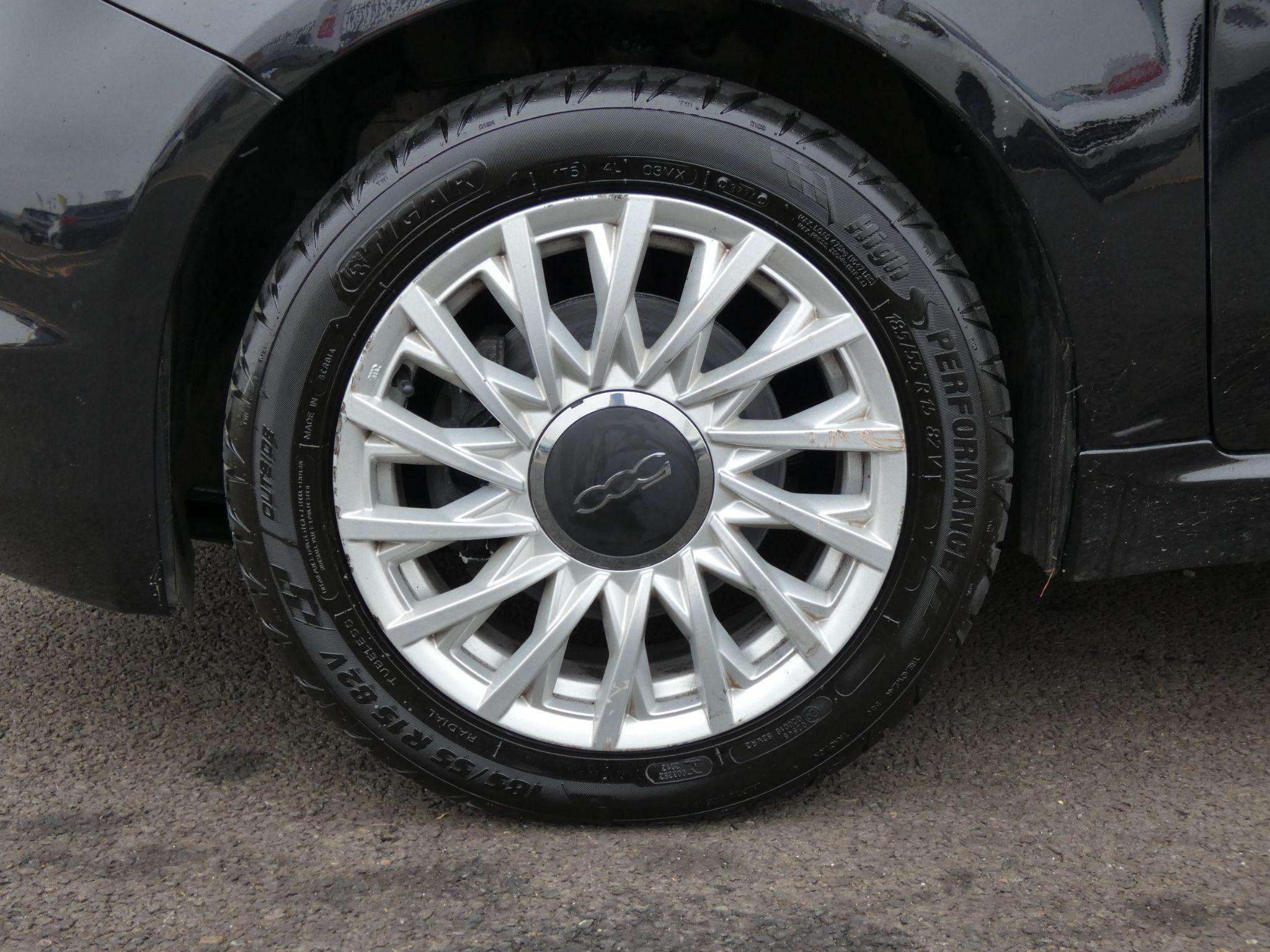 2021 FIAT 500 2021 FIAT 500