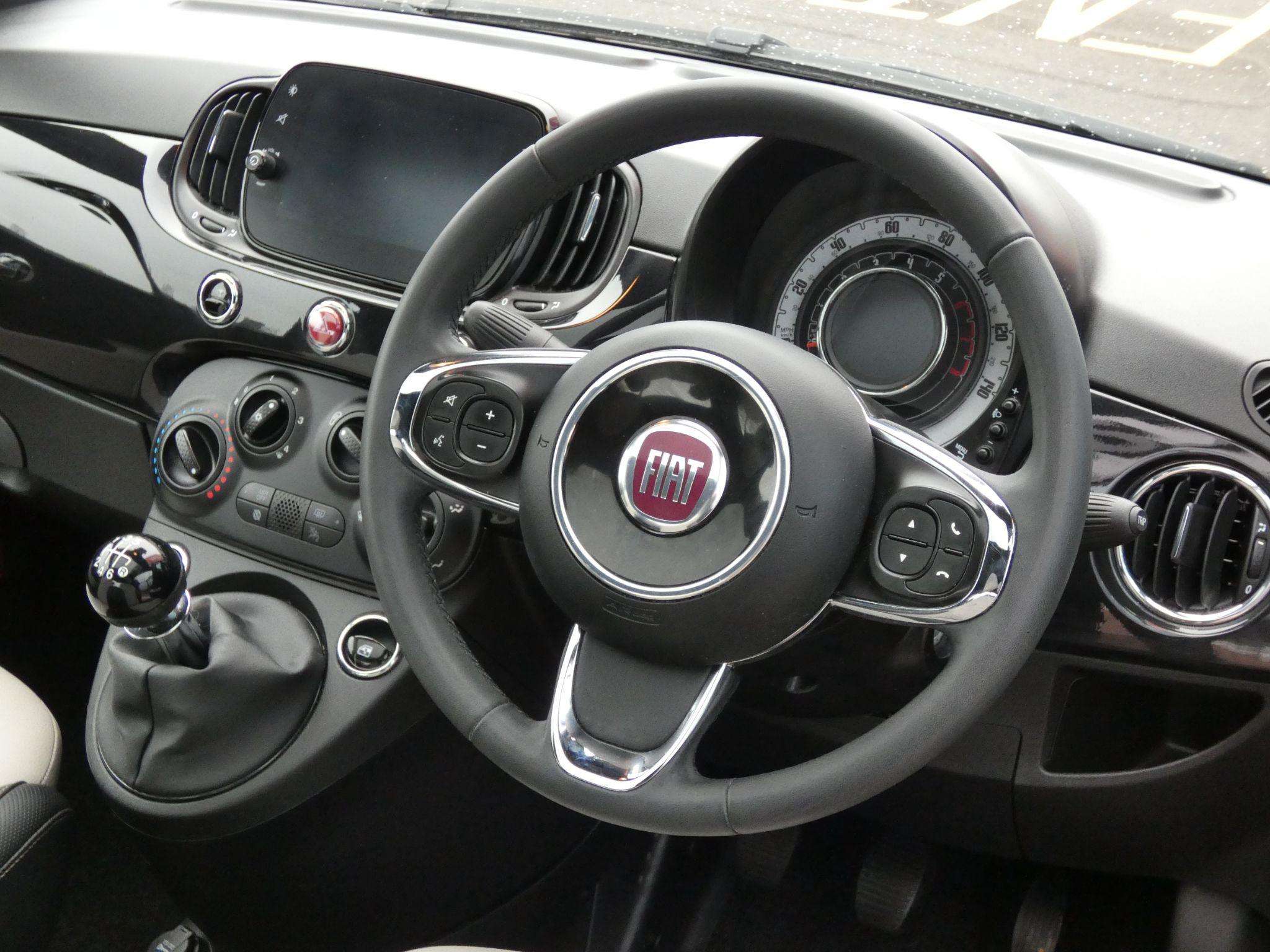 2021 FIAT 500 2021 FIAT 500