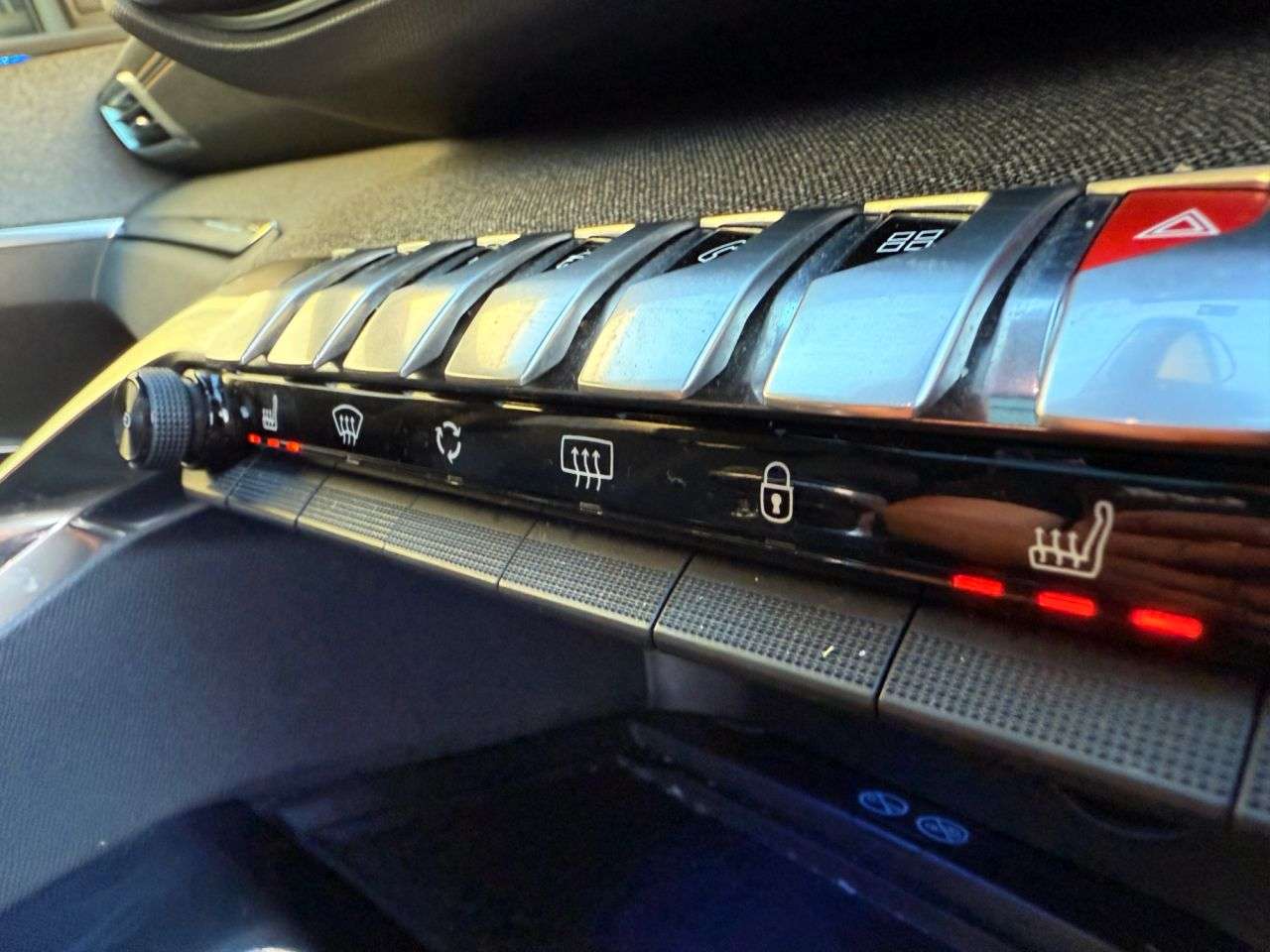 2019 PEUGEOT 3008 2019 PEUGEOT 3008