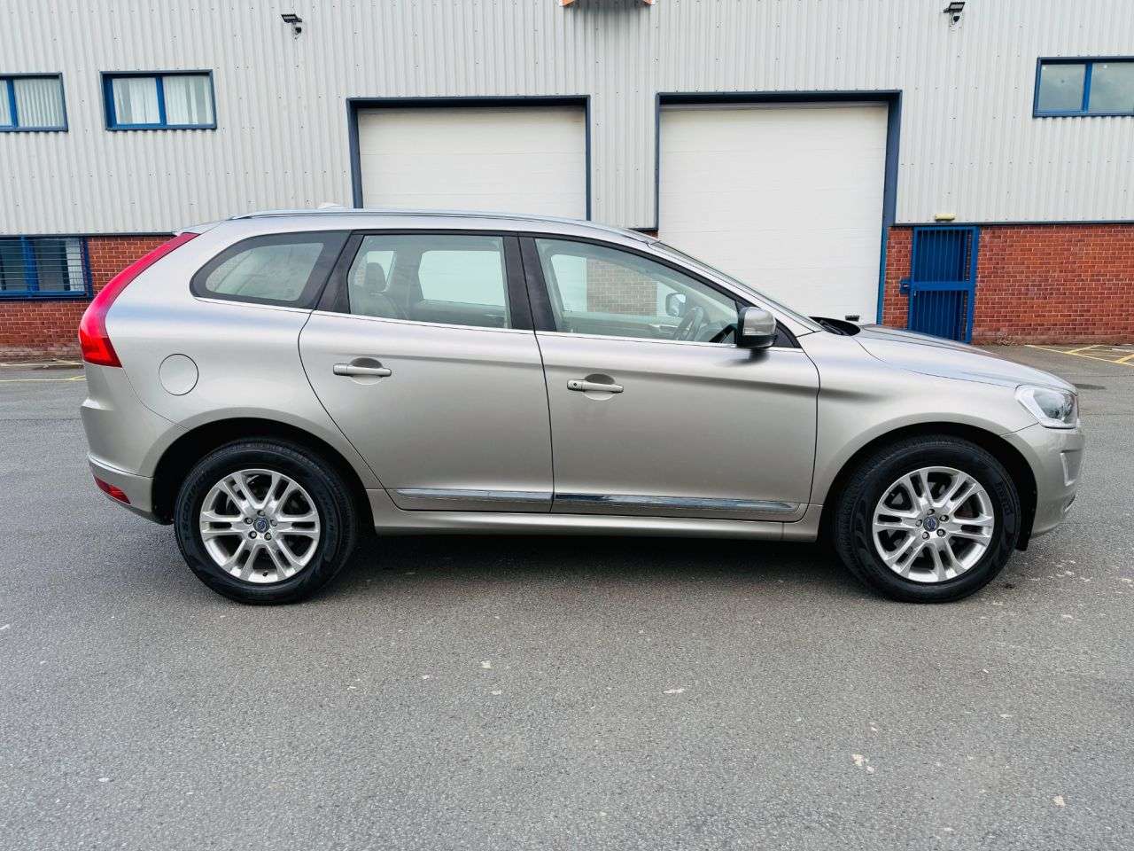 2014 VOLVO XC60 2014 VOLVO XC60