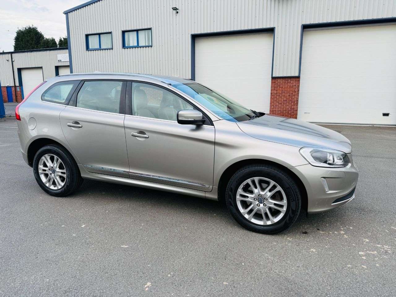 2014 VOLVO XC60 2014 VOLVO XC60