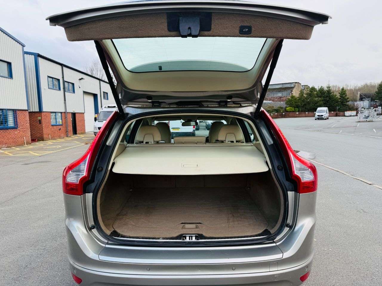 2014 VOLVO XC60 2014 VOLVO XC60