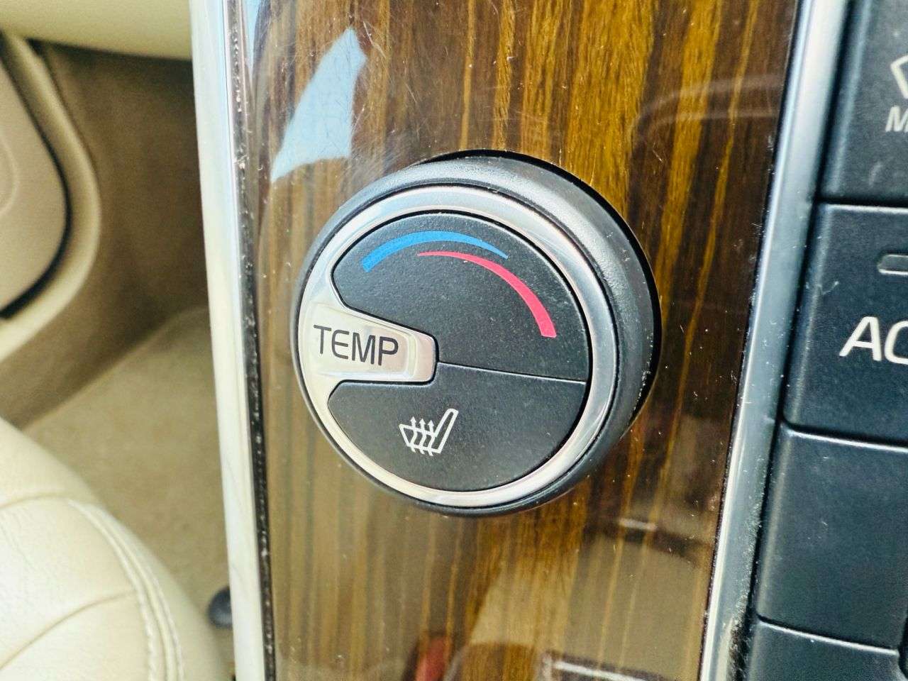 2014 VOLVO XC60 2014 VOLVO XC60