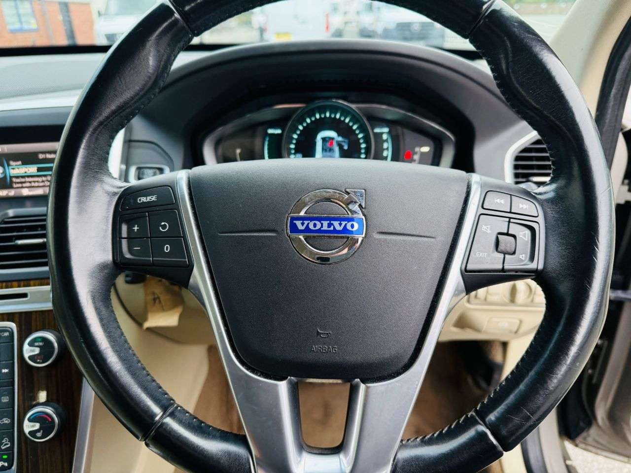 2014 VOLVO XC60 2014 VOLVO XC60