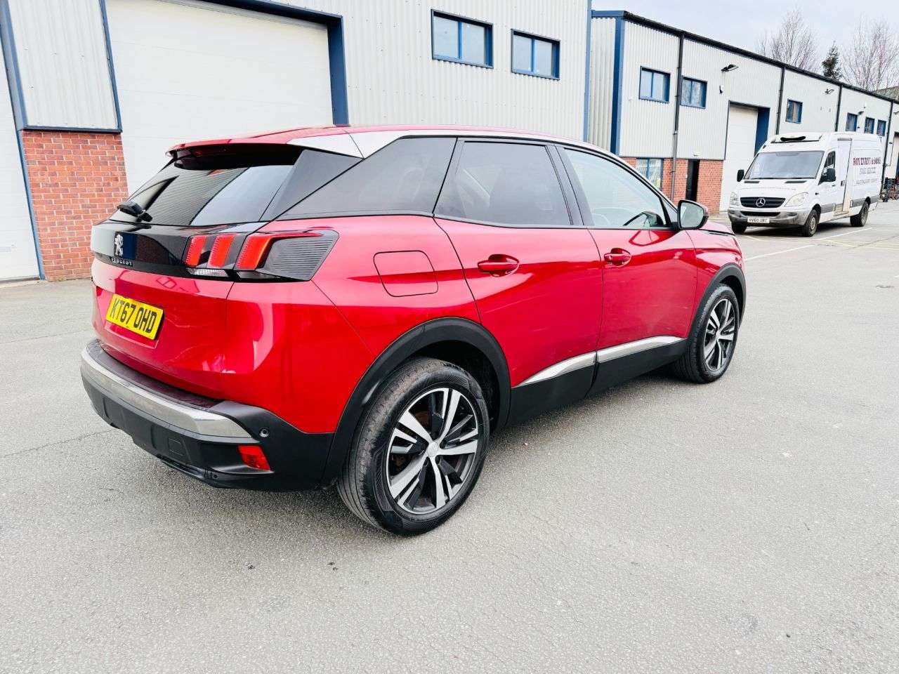 A 2018 PEUGEOT 3008 1.6 BlueHDi Allure SUV 5dr Diesel EAT Euro 6 (s/s) (120 ps) FULL SERVICE HI A 2018 PEUGEOT 3008 1.6 BlueHDi Allure SUV 5dr Diesel EAT Euro 6 (s/s) (120 ps) FULL SERVICE HI
