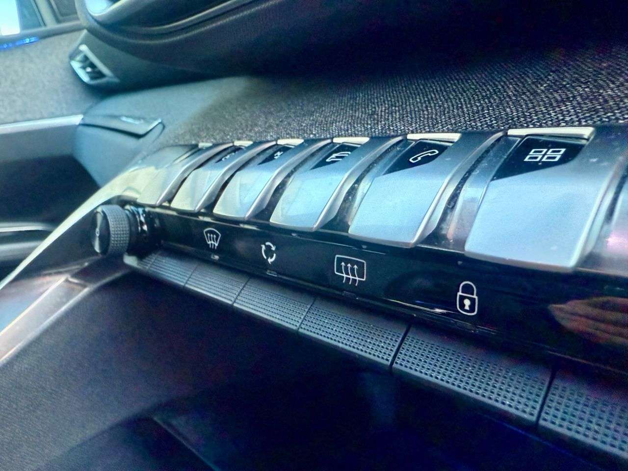 2018 PEUGEOT 3008 2018 PEUGEOT 3008