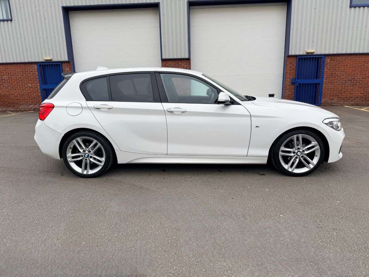 A 2016 BMW 1 SERIES 1.5 116d M Sport Hatchback 5dr Diesel Manual Euro 6 (s/s) (116 ps) JUST 1 F A 2016 BMW 1 SERIES 1.5 116d M Sport Hatchback 5dr Diesel Manual Euro 6 (s/s) (116 ps) JUST 1 F