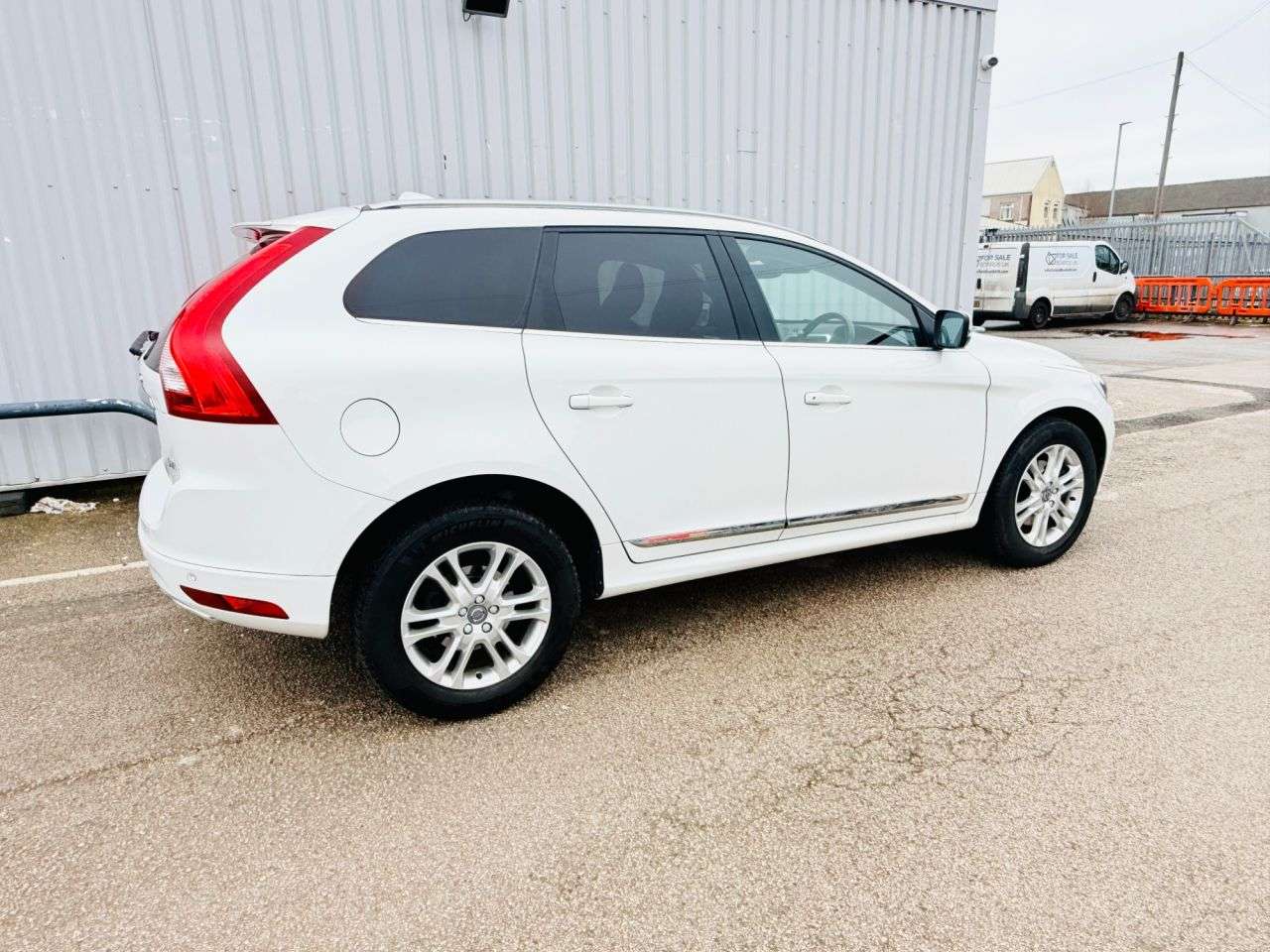 A 2016 VOLVO XC60 2.0 D4 SE Lux Nav SUV 5dr Diesel Auto Euro 6 (s/s) (190 ps) FULL SERVICE HI A 2016 VOLVO XC60 2.0 D4 SE Lux Nav SUV 5dr Diesel Auto Euro 6 (s/s) (190 ps) FULL SERVICE HI