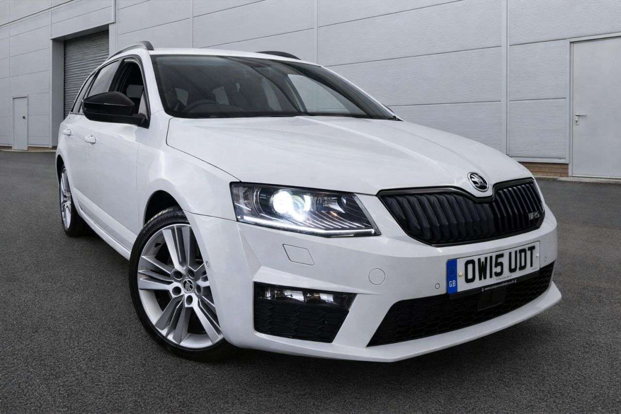 A 2015 SKODA OCTAVIA 2.0 TDI vRS Estate 5dr Diesel Manual Euro 6 (s/s) (SNav) (184 ps) ** CAM BE A 2015 SKODA OCTAVIA 2.0 TDI vRS Estate 5dr Diesel Manual Euro 6 (s/s) (SNav) (184 ps) ** CAM BE