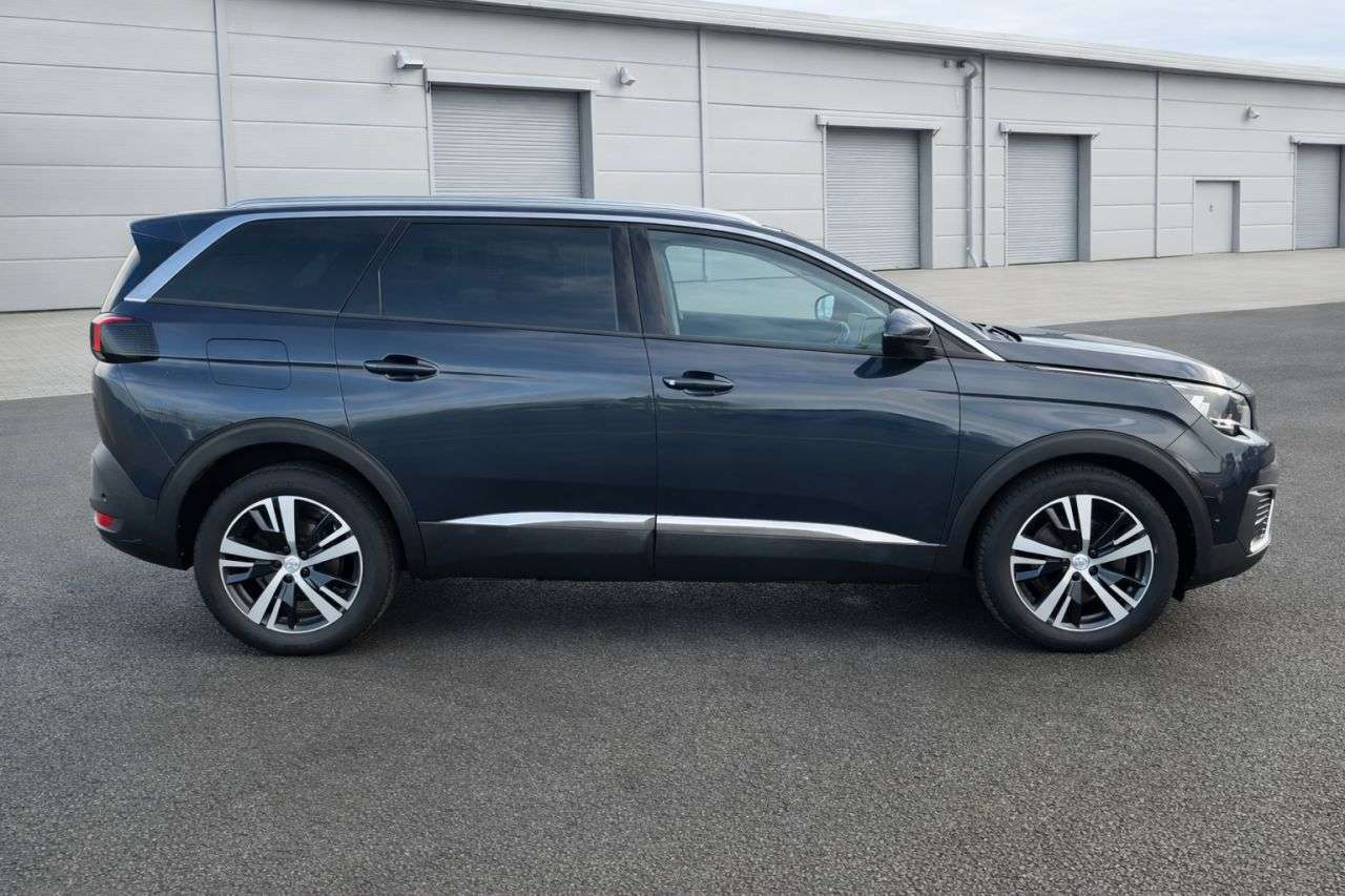 2018 PEUGEOT 5008 2018 PEUGEOT 5008