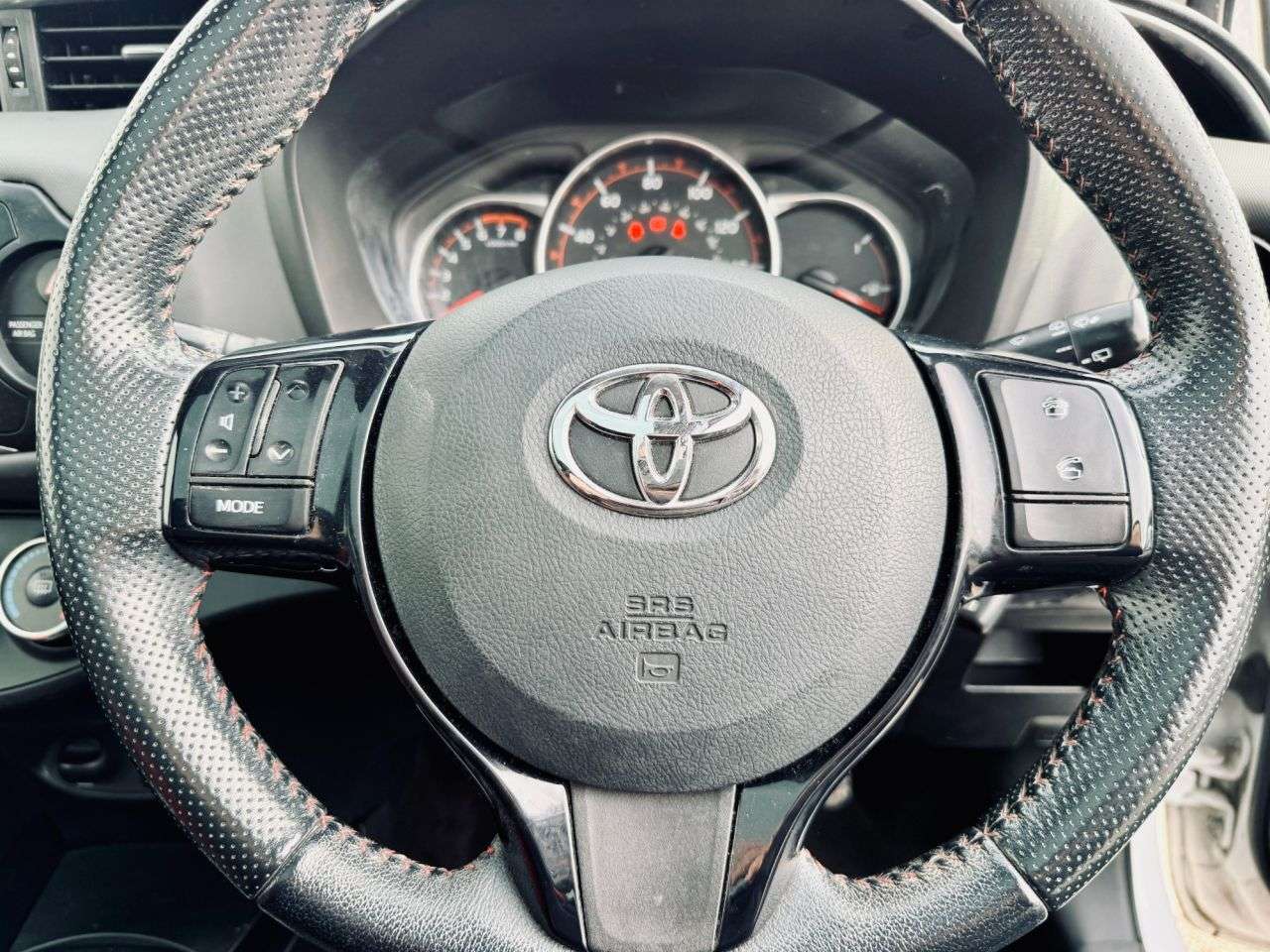 2015 TOYOTA YARIS 2015 TOYOTA YARIS