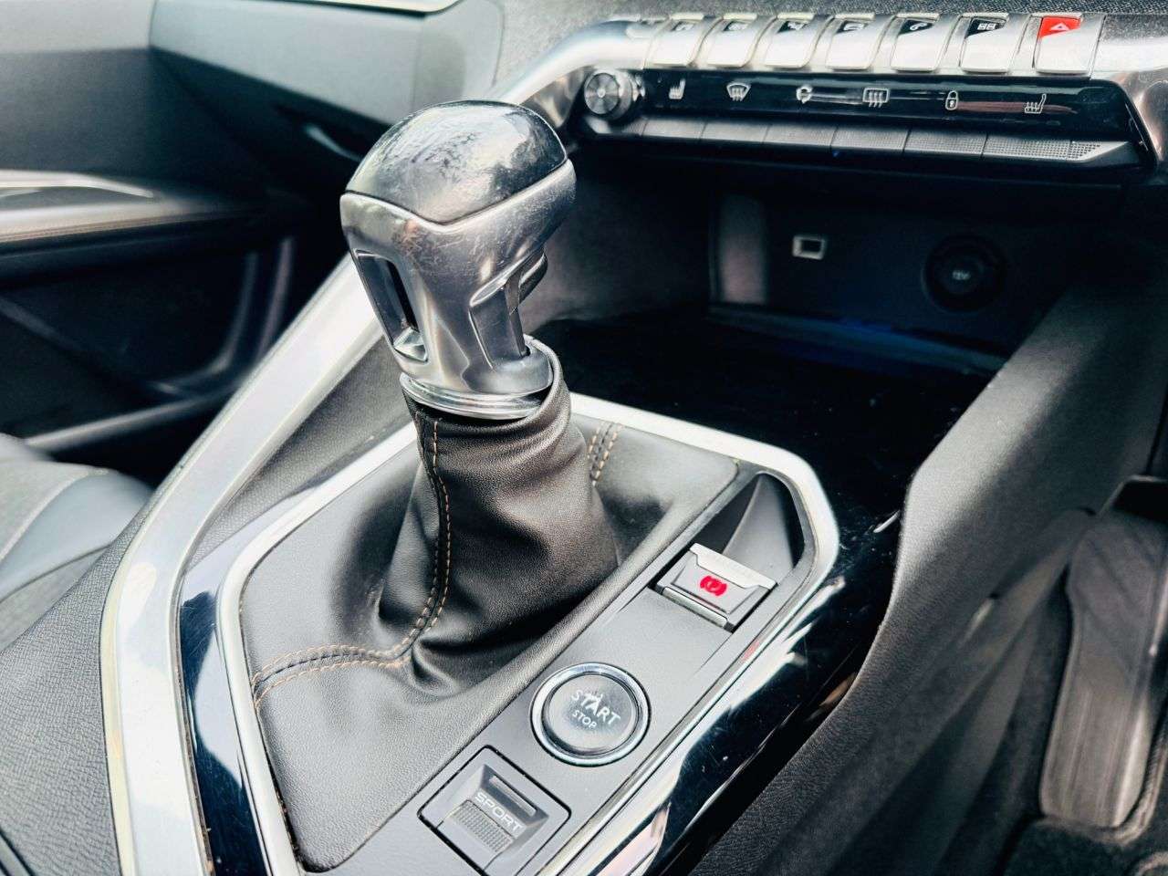 2018 PEUGEOT 3008 2018 PEUGEOT 3008