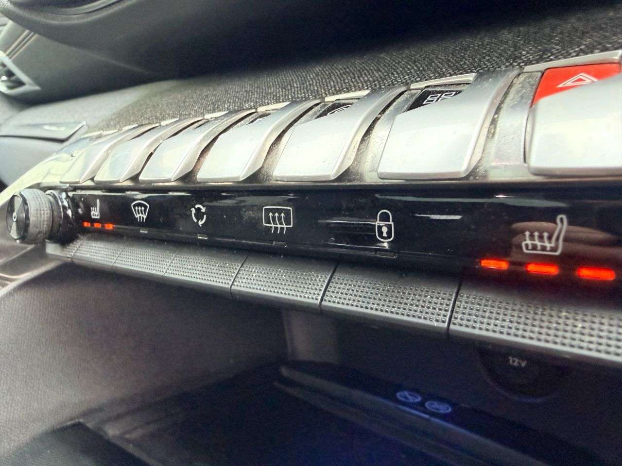 2018 PEUGEOT 3008 2018 PEUGEOT 3008