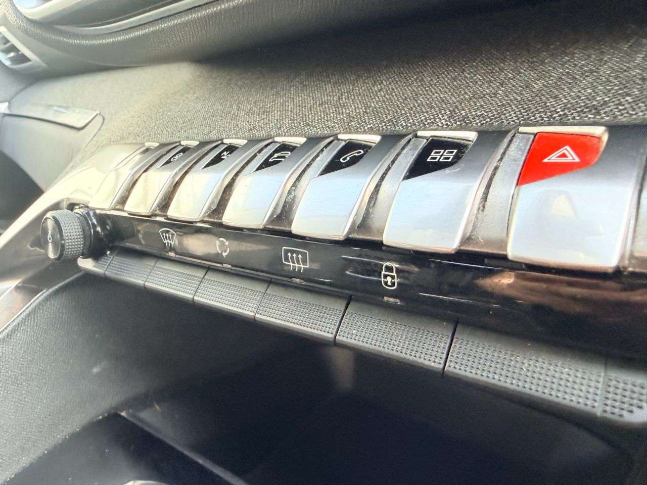 2019 PEUGEOT 3008 2019 PEUGEOT 3008