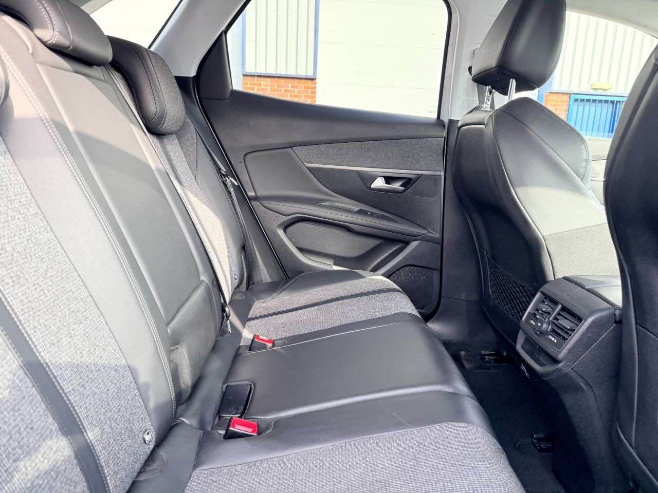 2018 PEUGEOT 3008 2018 PEUGEOT 3008