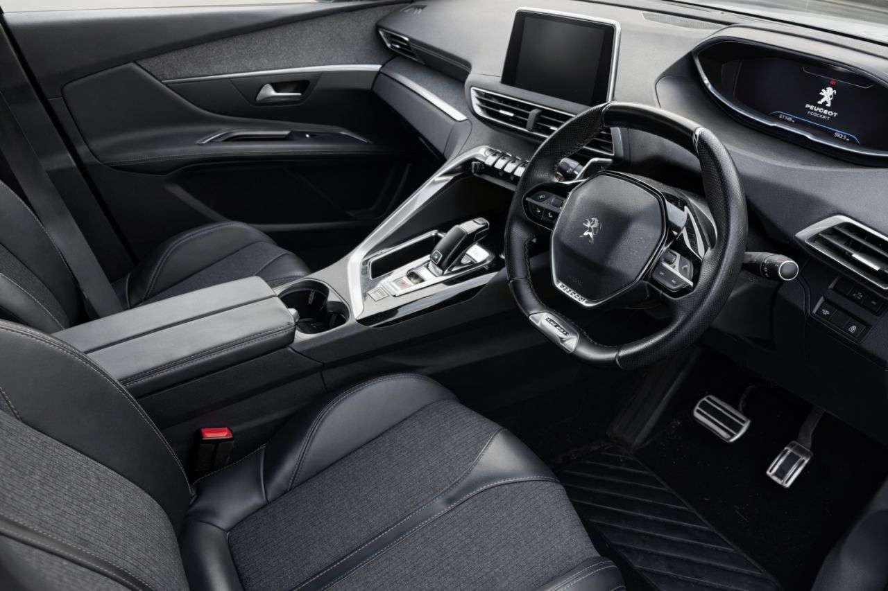 2017 PEUGEOT 3008 2017 PEUGEOT 3008