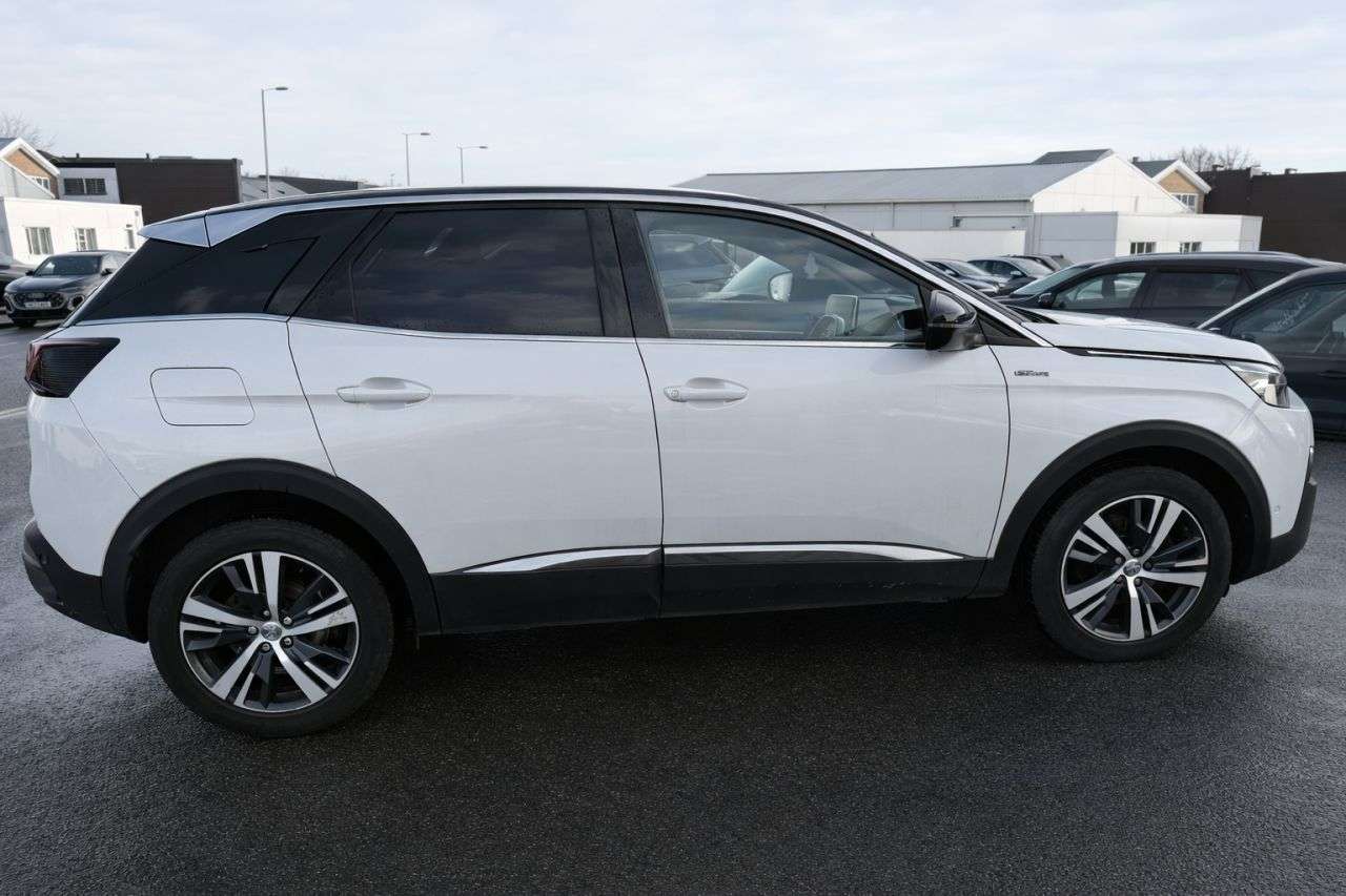 A 2017 PEUGEOT 3008 1.2 PureTech GT Line SUV 5dr Petrol EAT Euro 6 (s/s) (130 ps) NEW DISCS & P A 2017 PEUGEOT 3008 1.2 PureTech GT Line SUV 5dr Petrol EAT Euro 6 (s/s) (130 ps) NEW DISCS & P