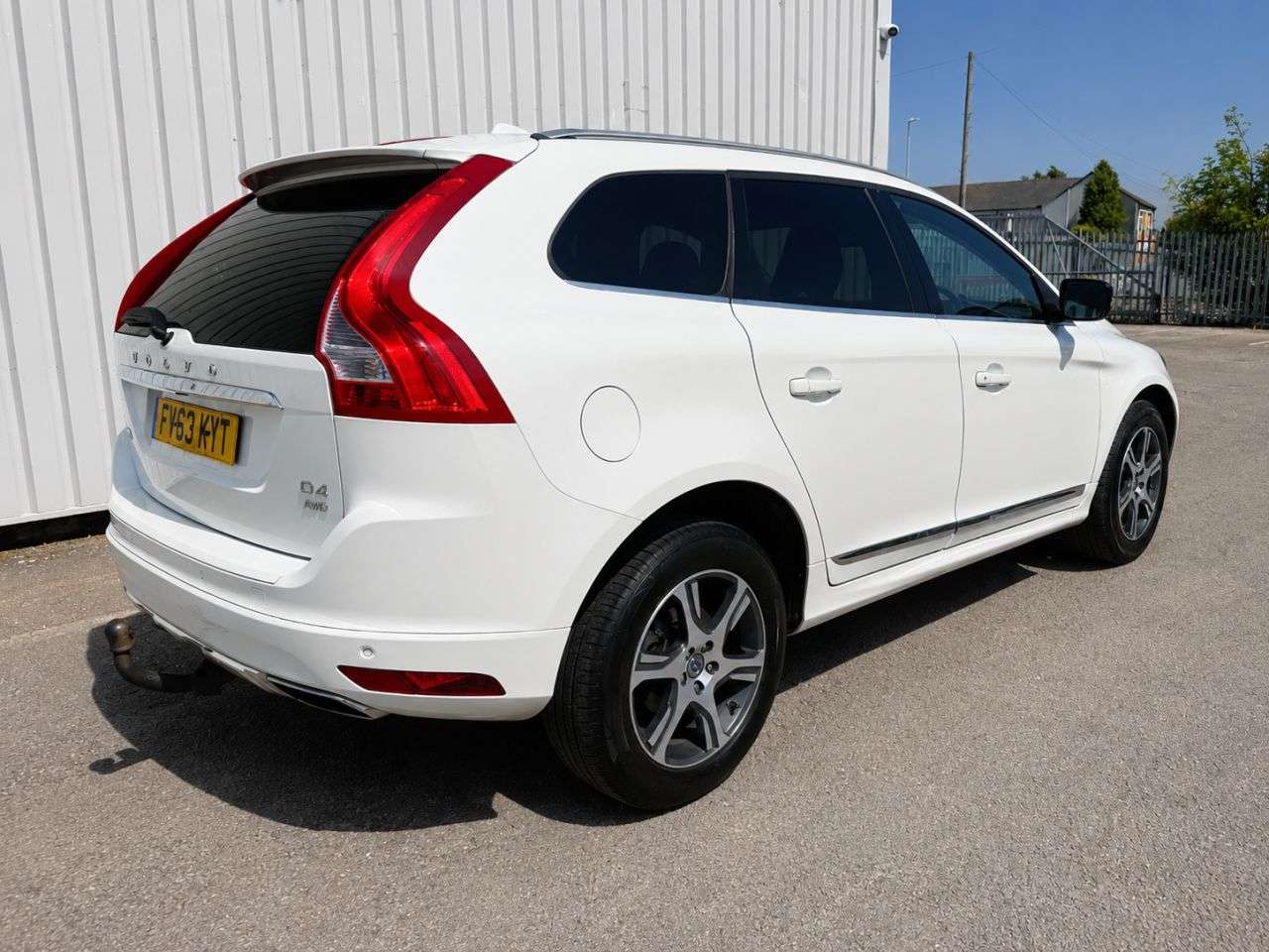 A 2013 VOLVO XC60 2.4 D4 SE Lux Nav SUV 5dr Diesel Manual AWD Euro 5 (s/s) (163 ps) A 2013 VOLVO XC60 2.4 D4 SE Lux Nav SUV 5dr Diesel Manual AWD Euro 5 (s/s) (163 ps)