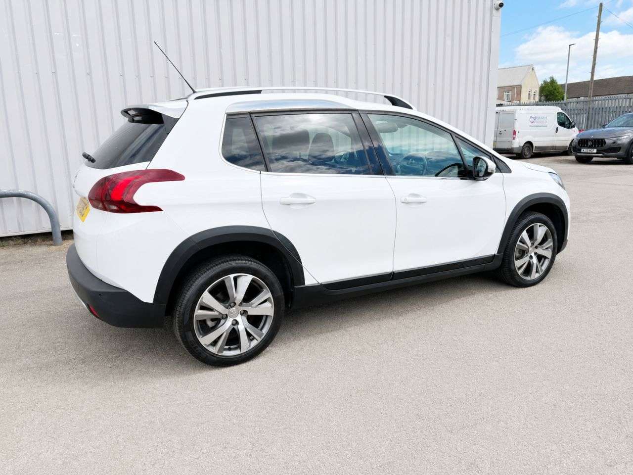 2017 PEUGEOT 2008 2017 PEUGEOT 2008