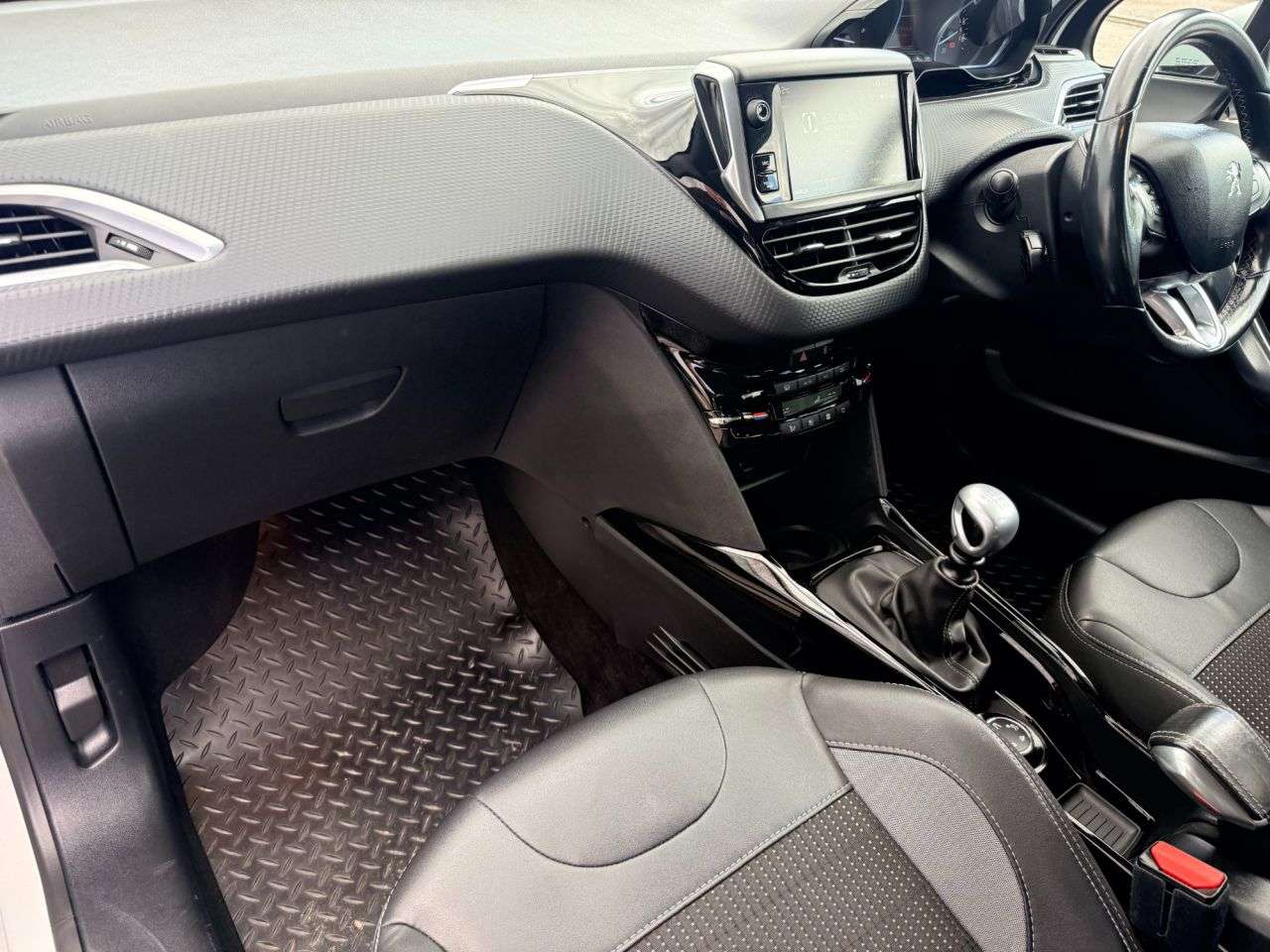 2017 PEUGEOT 2008 2017 PEUGEOT 2008