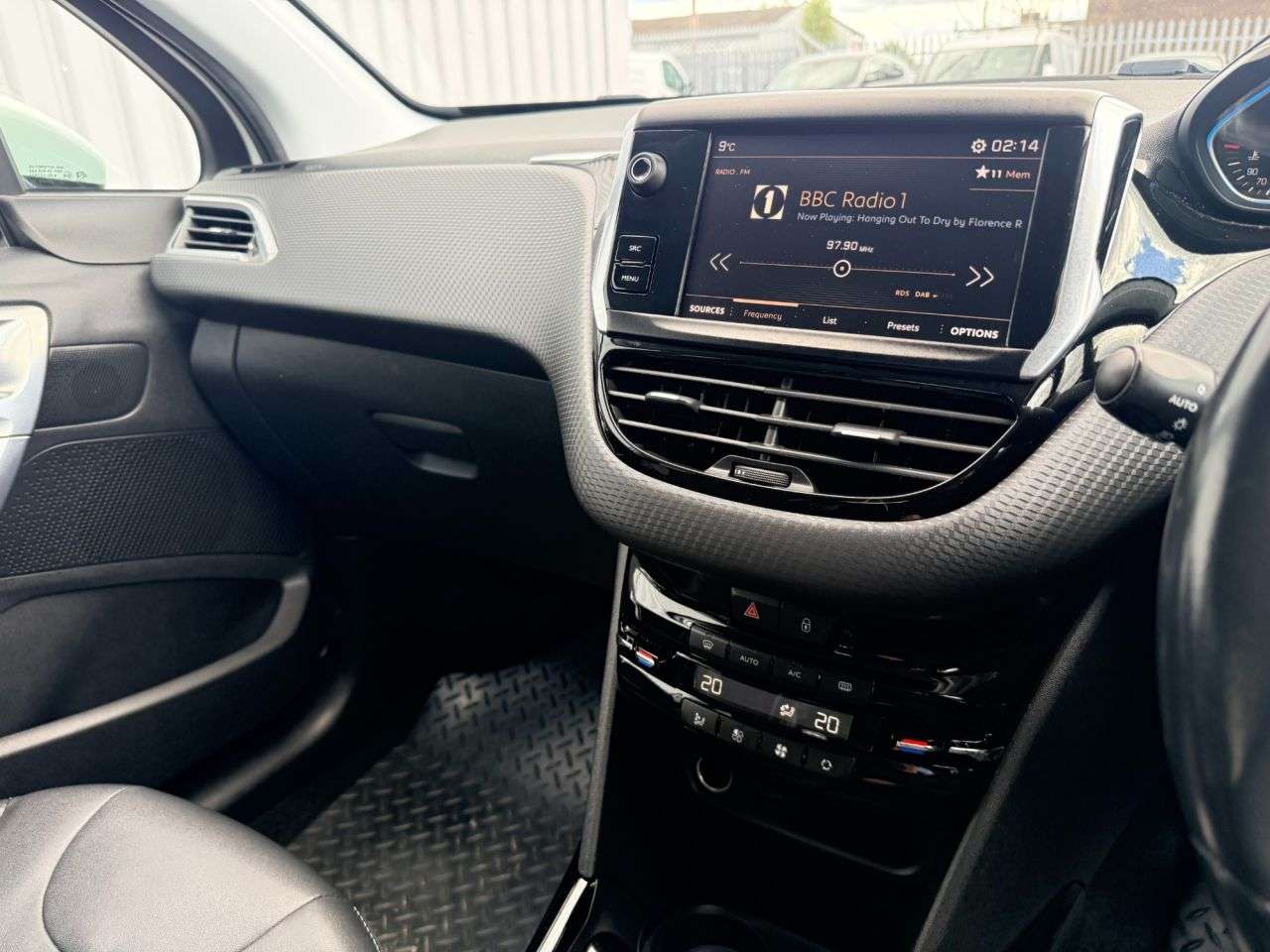 2017 PEUGEOT 2008 2017 PEUGEOT 2008